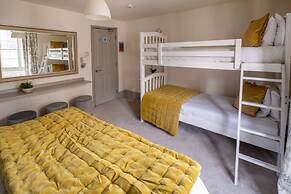 Host Stay The Charles Street Retreat