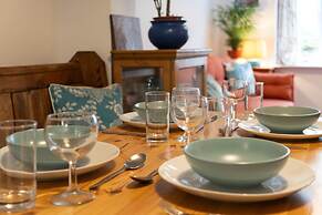 Host Stay The Beams at Frederick Gardens