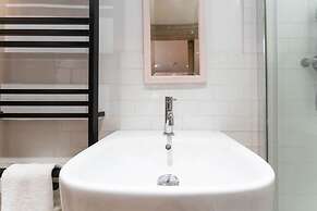 Host Stay The Beams at Frederick Gardens