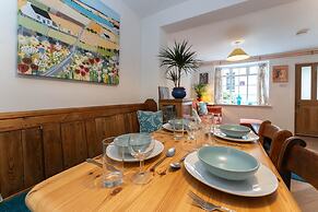 Host Stay The Beams at Frederick Gardens