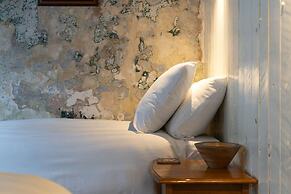 Host Stay The Beams at Frederick Gardens