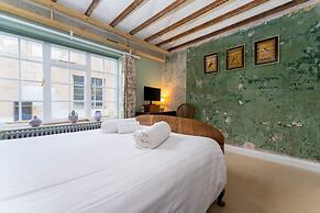 Host Stay The Beams at Frederick Gardens