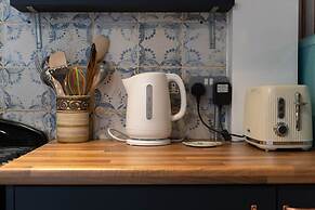 Host Stay The Beams at Frederick Gardens