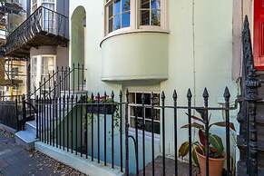 Host Stay The Courtyard at Egremont Place