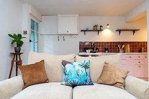 Host Stay The Courtyard at Egremont Place