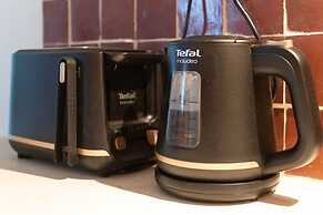 Host Stay The Courtyard at Egremont Place