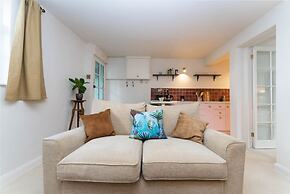 Host Stay The Courtyard at Egremont Place