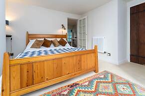 Host Stay The Courtyard at Egremont Place