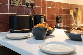 Host Stay The Courtyard at Egremont Place