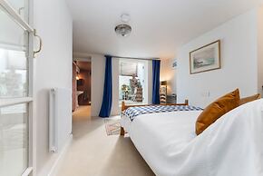 Host Stay The Courtyard at Egremont Place
