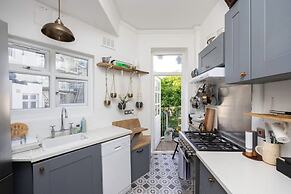 Host Stay St Aubyns Coastal Retreat