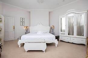 Host Stay St Aubyns Coastal Retreat