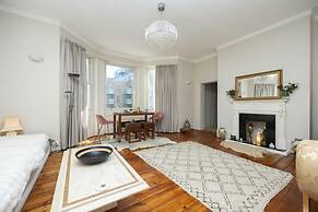 Host Stay St Aubyns Coastal Retreat