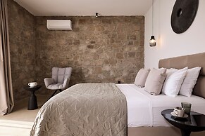 Kedros Milos Suites