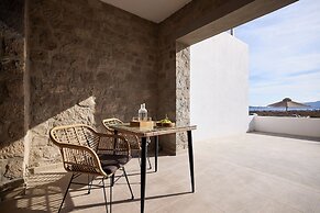Kedros Milos Suites