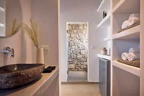 Kedros Milos Suites