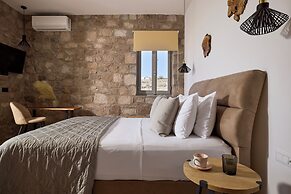 Kedros Milos Suites