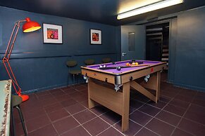 higgihaus 107 Sleeps 4  Monday - Friday