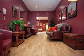 higgihaus 107 Sleeps 4  Monday - Friday