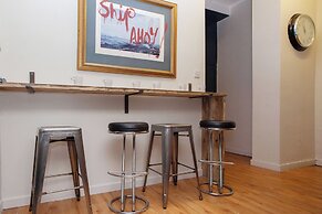 higgihaus 107 Sleeps 4  Monday - Friday