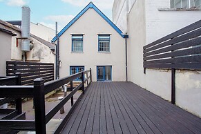 higgihaus 107 Sleeps 4  Monday - Friday