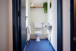 higgihaus 107 Sleeps 4  Monday - Friday