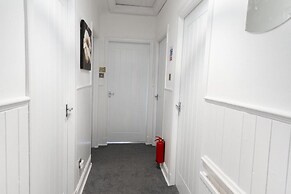 Wishaw-2bedapartment-freeparking-familyfriendly