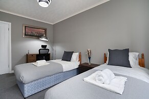 Wishaw-2bedapartment-freeparking-familyfriendly