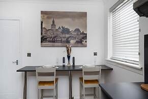 Wishaw-2bedapartment-freeparking-familyfriendly