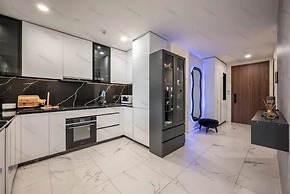 The Metropole The Galleria The Crest