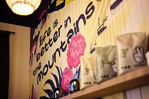 Boutique house happYellow