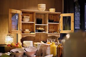 Boutique house happYellow