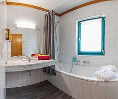 Boutique house happYellow