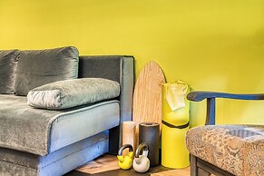 Boutique house happYellow