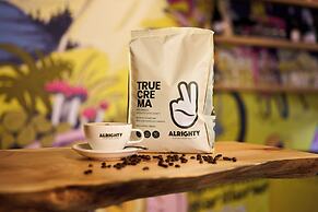 Boutique house happYellow