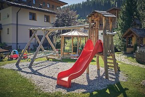 Boutique house happYellow