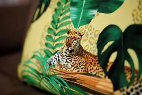 Boutique house happYellow