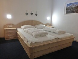 Quiet Chalet With Sauna in Konigsleiten