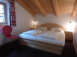 Quiet Chalet With Sauna in Konigsleiten