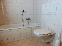 Quiet Chalet With Sauna in Konigsleiten