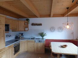 Quiet Chalet With Sauna in Konigsleiten