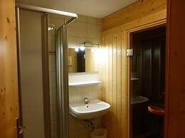 Quiet Chalet With Sauna in Konigsleiten