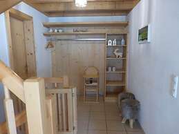 Quiet Chalet With Sauna in Konigsleiten