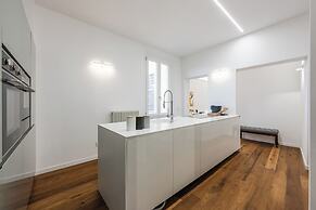 Emilia Suite Academy