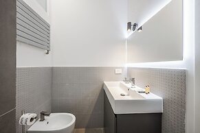 Emilia Suite Academy