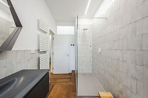 Emilia Suite Academy