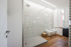 Emilia Suite Academy