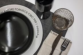 Emilia Suite Academy