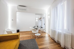 Emilia Suite Academy