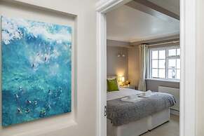 Host Stay Sillwood Seafront